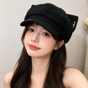 Korean Version Solid Color Three Dimensional Playful Cat-ear Style Newsboy Hat With Iron Ring Keychain Design Octagonal Hat For Autumn Winter Atmosphere Duckbill Hat