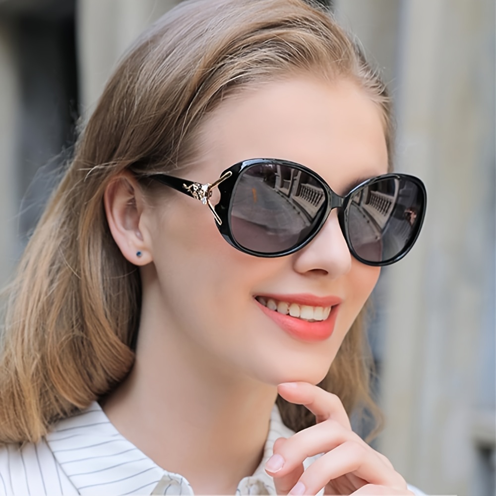 4 Pcs Oversized Oval Sunglasses For Women Uv400 Protective Gradient Lens Eyewear Delicate Gold Metal Side Ornament Comfortable Curved Temple Suitable For Beach Travel Parties And Daily Fashion Outfit - Image 6