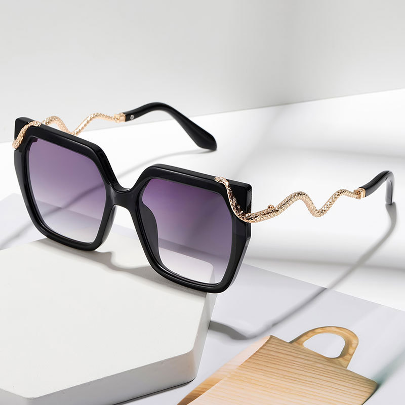 New Metal Snake-patterned Frame Large-sized Cat-eye Sunglasses In Both Men's And Women's Colors, Featuring A Retro Square Design And A Unique Personality, Trendy And Fashionable. - Image 4